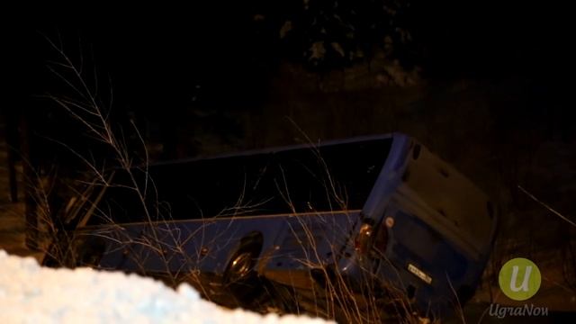 Автобус Ханты-Мансийск - Тюмень попал в ДТП смотреть онлайн