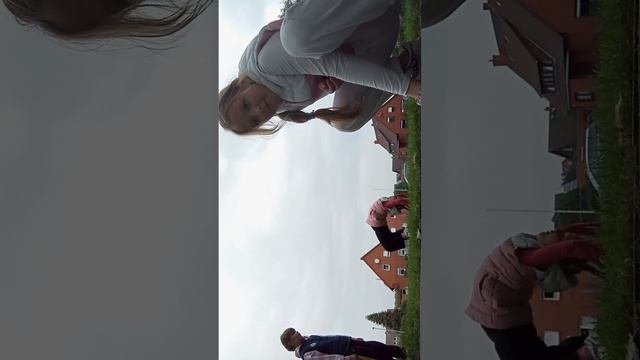 Делаем гемнастику в ковичках .