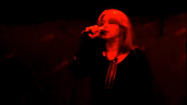 КОГДА ТЕБЕ ТАК ТЯЖЕЛО...Слова, музыка, аккомпанемент и исполнение.Ирина Цветаева смотреть онлайн