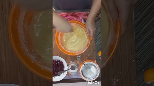 Кекс на сметані з вишнями смотреть онлайн