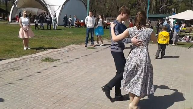 Onestep Даша и Илья на фестивале Бобрый День 29.04.17 Воронеж Ямное смотреть онлайн
