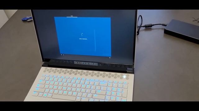 Alienware M17 Unboxing смотреть онлайн