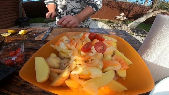 Курочка запеченная с овощами в тандыре! смотреть онлайн
