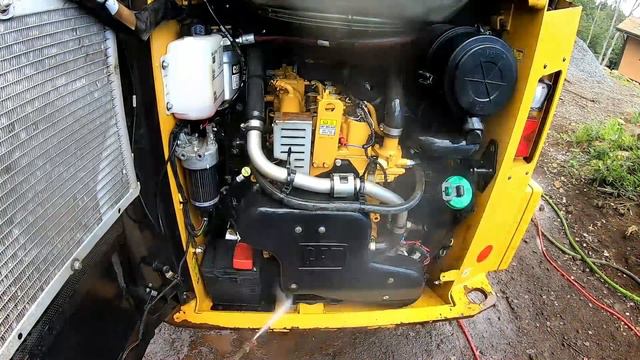 Pressure Washing a Skid Steer / Compact Track Loader смотреть онлайн