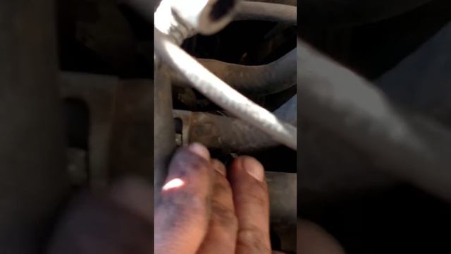 Flushing out heater coil on 2001 Hyundai Elantra смотреть онлайн