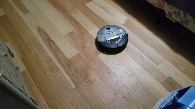 Demo of my iRobot Roomba 4150 смотреть онлайн