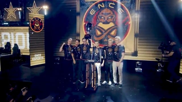 Видеокарта ОТ intel \ N.I.T \ intel xe дата выхода \ Стоимость и характеристики ПЕРВЫХ СИНИХ GPU смотреть онлайн