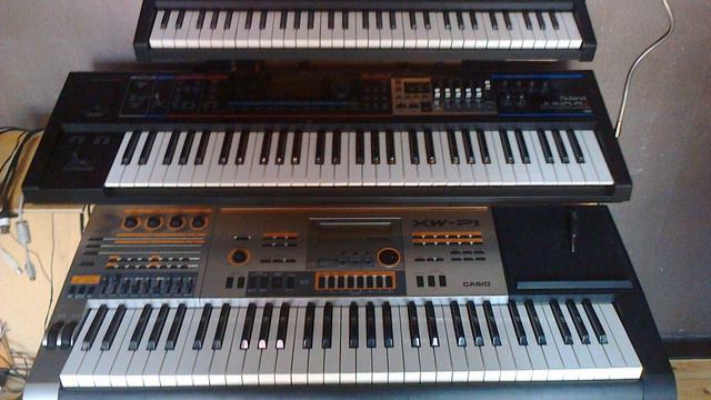 Electro01 - Korg Microstation / Roland Juno Gi / Casio XW-P1 смотреть онлайн