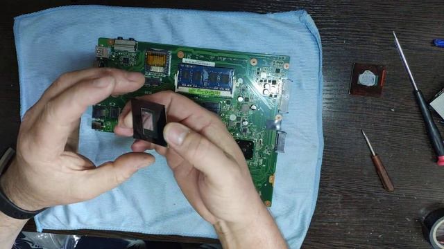 Апгрейд ноутбука Asus X54H, замена процессора, увеличение обьема оперативной памяти, установка SSD смотреть онлайн