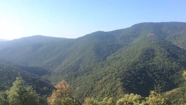 VUE SUR LA CHARTREUSE DE LA VERNE DEPUIS LE COL PERIER VAR COTE D AZUR смотреть онлайн