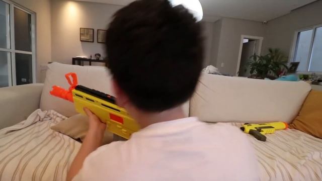Guerra com as NERFS DE FORTNITE: irmão VS irmão смотреть онлайн