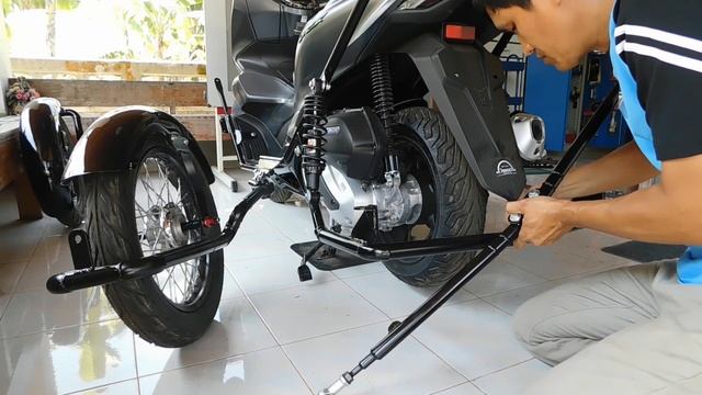 Elderly Motorbike / SEREE Tilting Trike Kit (Honda PCX 160) смотреть онлайн