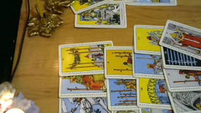 ГАДАНИЕ НА ЧЕТЫРЕХ КОРОЛЕЙ (его мысли чувства ,планы) смотреть онлайн