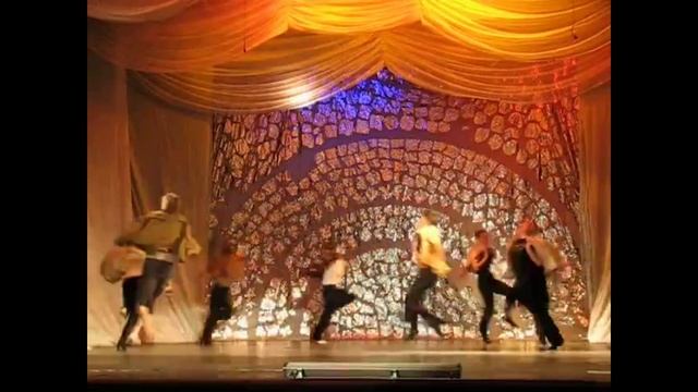 "Танец с пиджаками" исп. мужская группа балета. Видео от 26 мая 2014г. смотреть онлайн