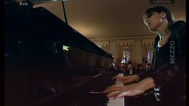 The great pianist Elisso Bolkvadze plays Beethoven Sonata 2 live on Mezzo TV смотреть онлайн