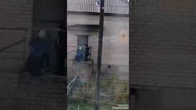 ? Жесткий краш-тест телефонов с высоты в г. Онега смотреть онлайн