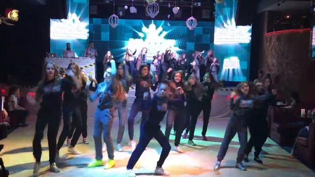 ДЦМ «МаЛ-а-ХиТ» - Флешмоб (Club «Bolero», г. Харьков) смотреть онлайн
