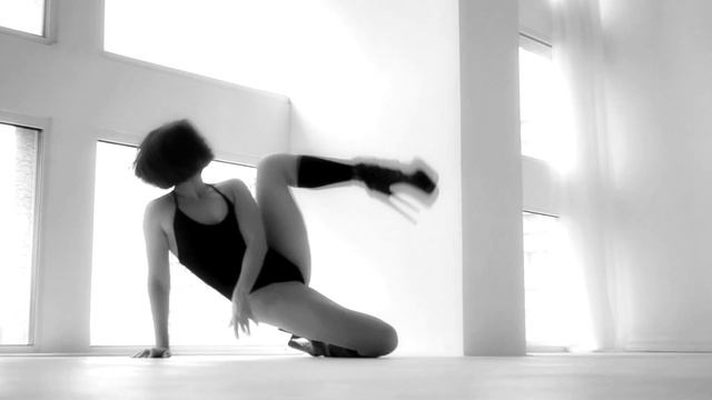 Alex Komolova | Strip Dance | Floor Work | Benta – Lover In Dark смотреть онлайн