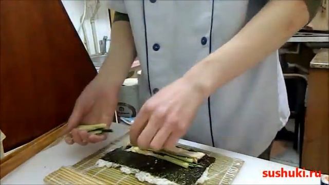 Готовим ролл острый цыплёнок.wmv смотреть онлайн