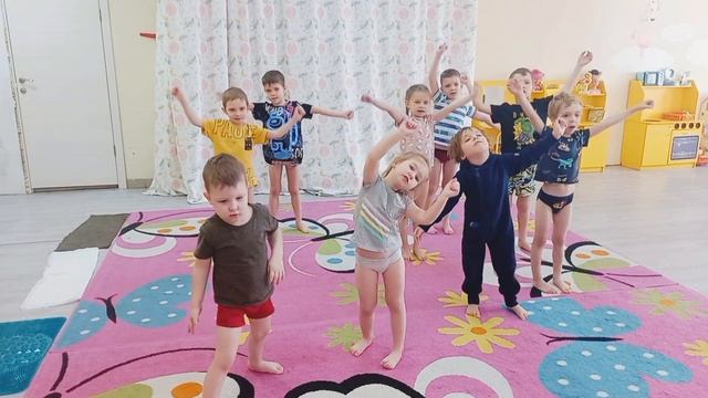 Молодёжная (старшая группа). Гимнастика после сна смотреть онлайн