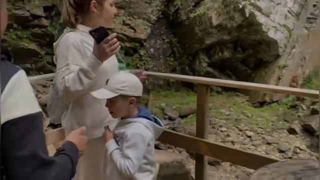 РОЗА ХУТОР/ ПОДНИМАЕМСЯ НА ПОДЪЁМНИКЕ НА РОЗА ПИК смотреть онлайн