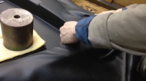 Перетяжка дверных карт материалом Horn