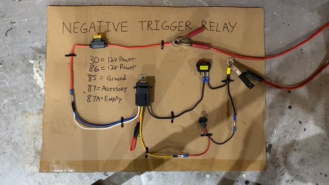 How To Wire a 4 or 5 Pin Relay With a Negative Trigger Wire. смотреть онлайн