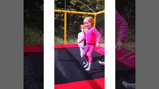 Весна 2019. Детские парки. Франция. смотреть онлайн