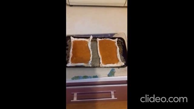 Слоеные пирожки с абрикосами и сосиски в тесте смотреть онлайн