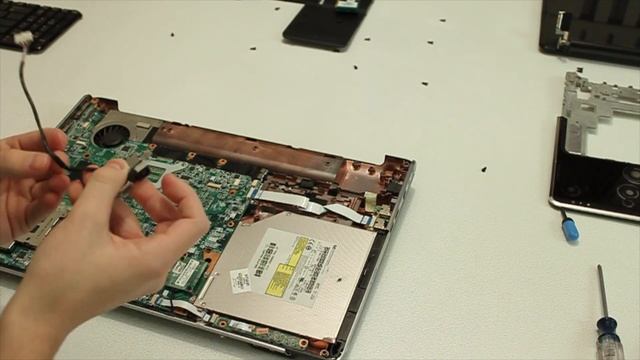 HP Pavillion DV6 power connector repair (timelapse) смотреть онлайн