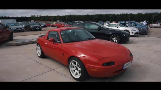 UN TOYOTA CELICA EN EL CIRCUITO ¿CORRE MAS QUE UN ALFA ROMEO GTA? смотреть онлайн
