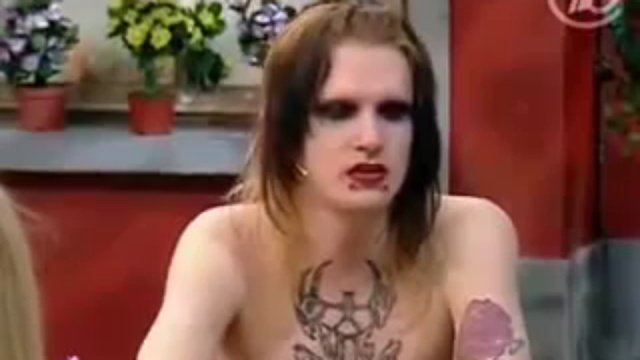 Мега-фрик в студии смотреть онлайн