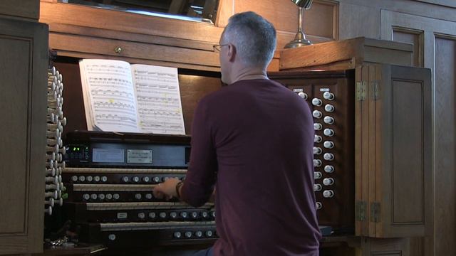 Andrew Cantrill plays Jehan Alain's Deuxieme Fantaisie, organ of the Royal Hospital School, Holbroo смотреть онлайн