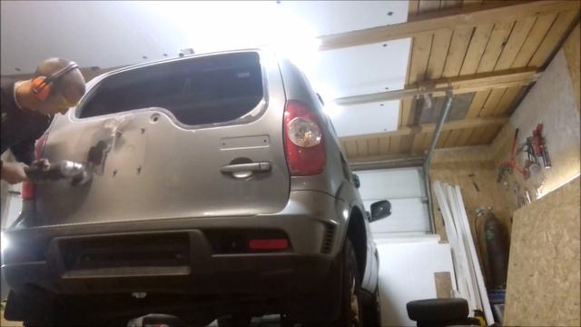 Ремонт задней двери нива Шевроле смотреть онлайн