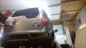 Ремонт задней двери нива Шевроле