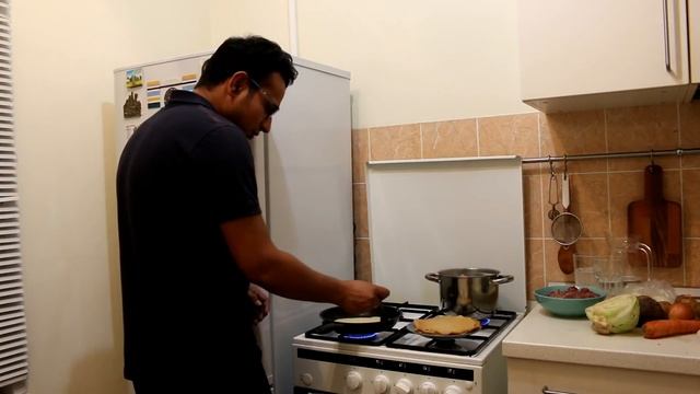 МАСЛЕННИЦА! ГОТОВЛЮ БЛИНЫ | COOKING RUSSIAN BLINI | Indian in Russia смотреть онлайн