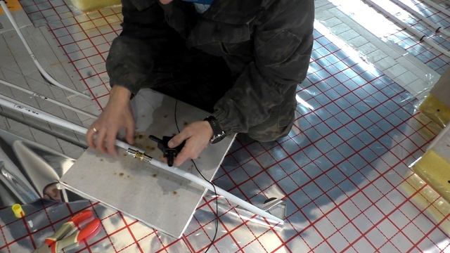 Отопление дома ч.5 Как я пробил трубу теплого пола. Ремонт. смотреть онлайн