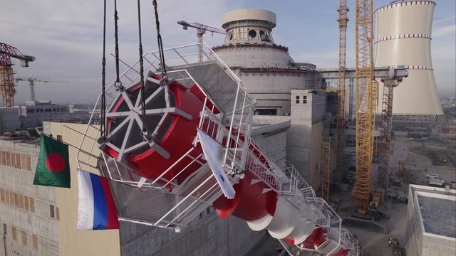 Монтаж вентиляционной трубы весом 100 тонн на АЭС «Руппур» смотреть онлайн