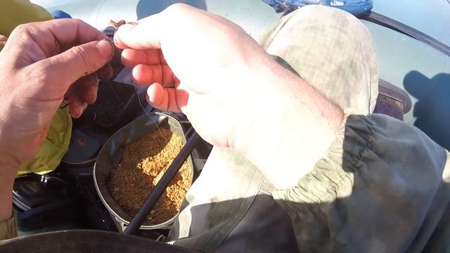 Рыбалка с лодки на фидер лещ карась.Новотроицкое водохранилище. смотреть онлайн