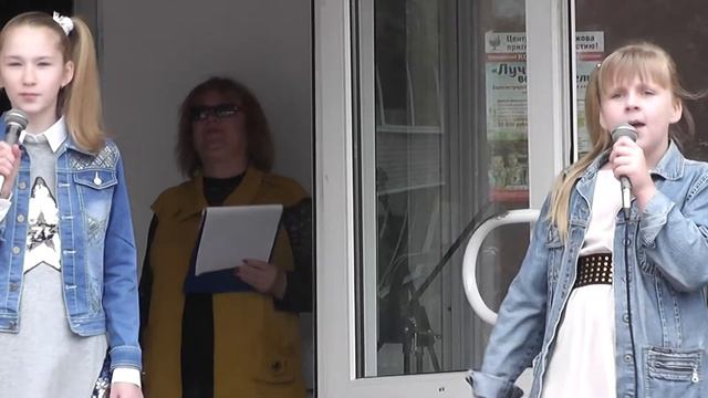 Варенникова Карина. Праздник День друзей. Подружки. смотреть онлайн