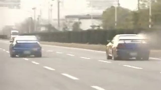 Nissan Skyline R33 Vs. Nissan Skyline R34 смотреть онлайн