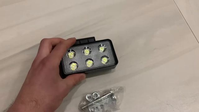 Светодиодная фара прямоугольная KS-WSQ206S OFF-ROAD, 6 диодов 18ватт, свет направленный смотреть онлайн