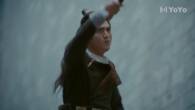 Concubine is bullied by evil woman, emperor appeares in time to save her💕Best C-Drama Clip смотреть онлайн