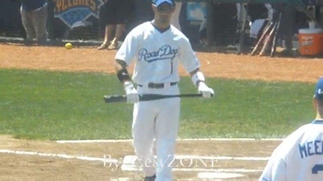 Road Dogs Game - Jonas Brothers - MCU Park NY - 8-19-10 смотреть онлайн