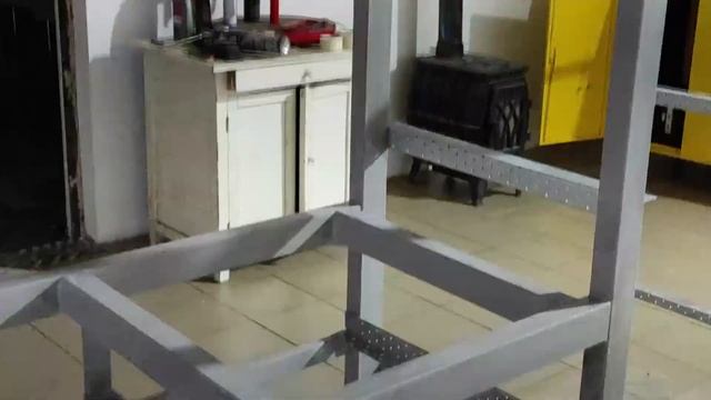 Верстак - стеллаж своими руками. "Строим мастерскую" смотреть онлайн