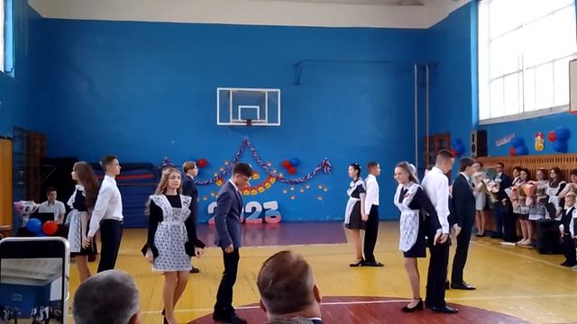 Последний звонок. Вальс 11 класс смотреть онлайн