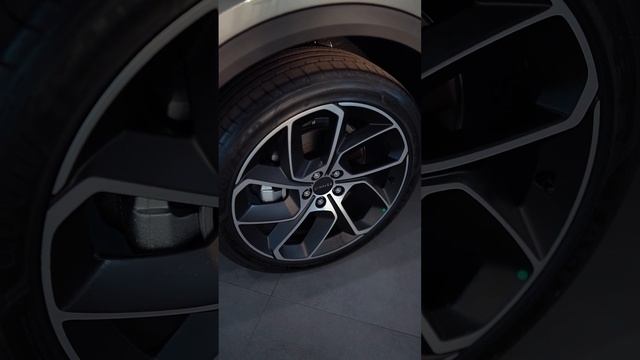 Такой кросс-купе вы еще не видели. Lynk & Co 05 – уже в БорисХоф? #борисхоф #lynkco #lynkco05 смотреть онлайн