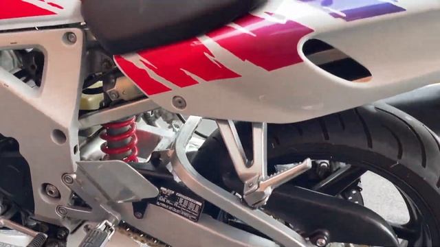 Honda CBR900RR Fireblade 1992 White DH смотреть онлайн