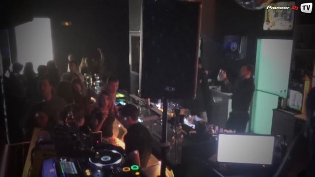 President Bongo (GUS-GUS) @ Black Milk Cocktail bar @ Pioneer DJ TV смотреть онлайн