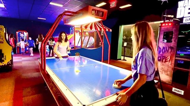 Arcade air hockey challenge | I’m on fire ? #arcade #challenge #gameplay #hockey #fun #friends смотреть онлайн